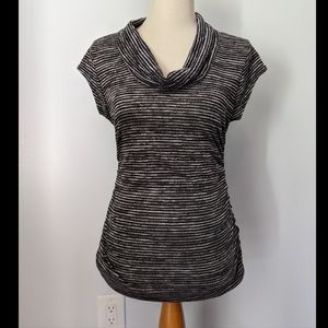 Gray & Black Sleeveless Cowl Neck Sweater